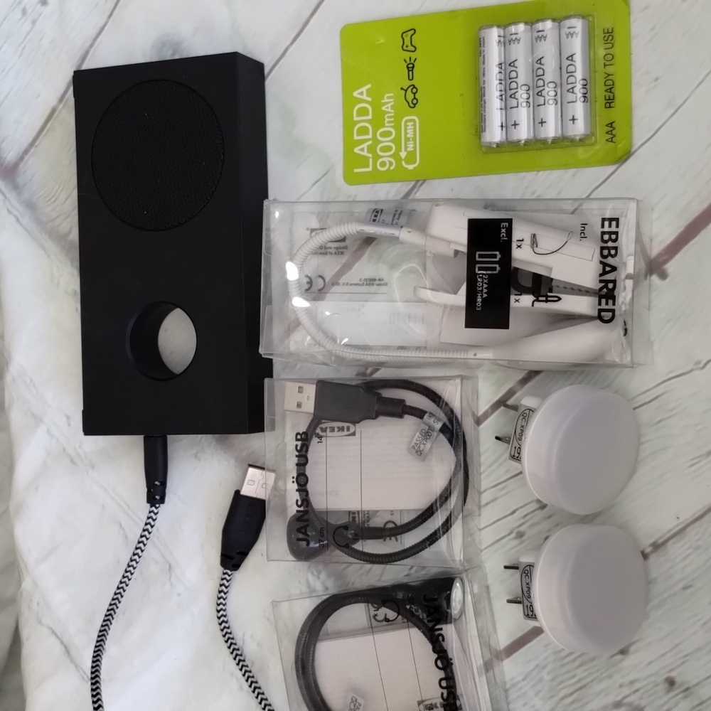 IKEA Light & Wireless Speaker Bundle
